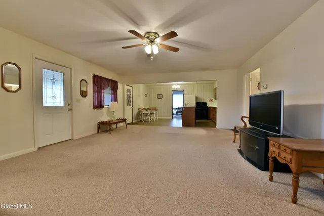 $249,900 | 807 Fon Clair Street, Johnstown, NY 12095