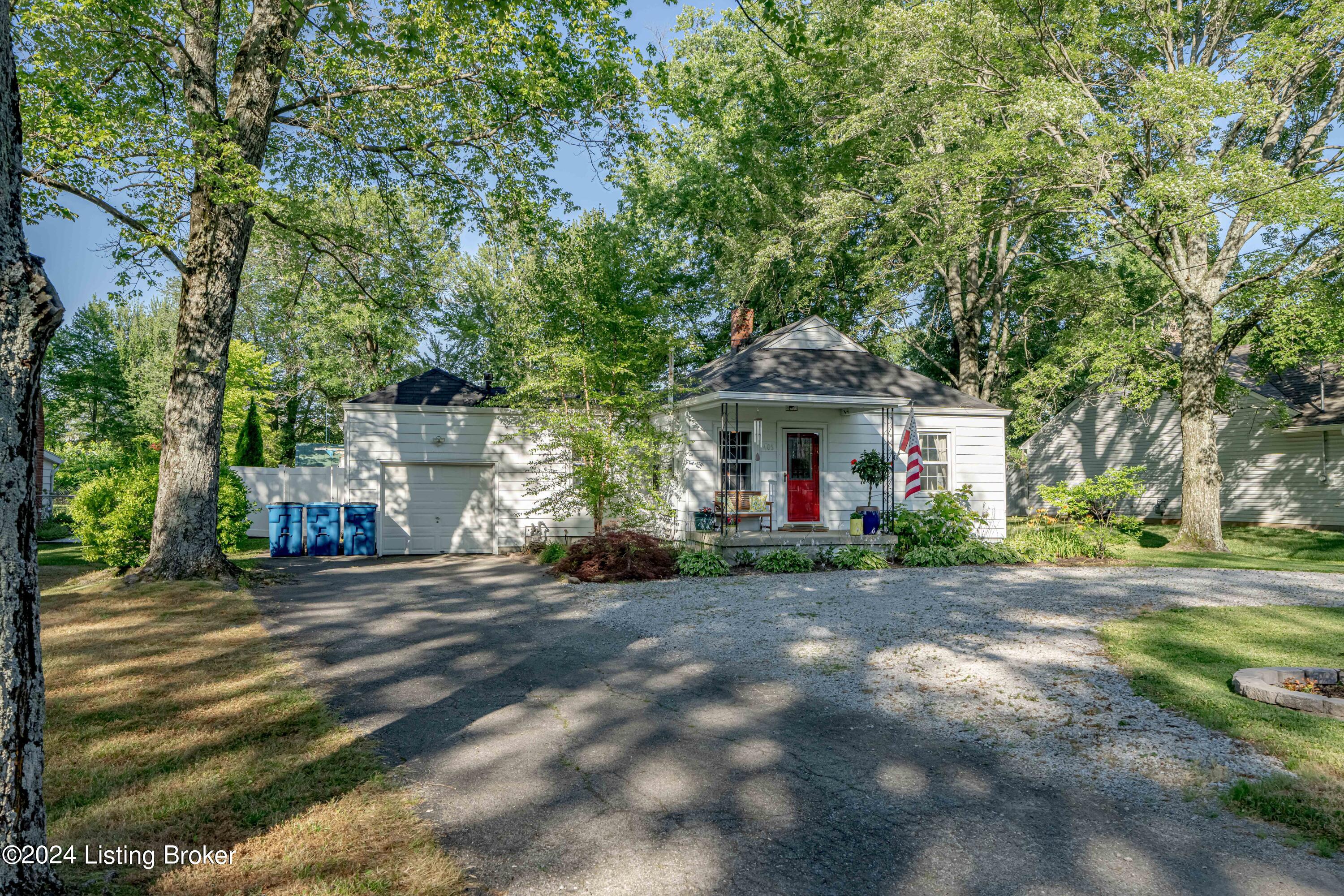405 Evergreen Road Louisville, KY 40223 - Photo 4 of 55 DSC07969