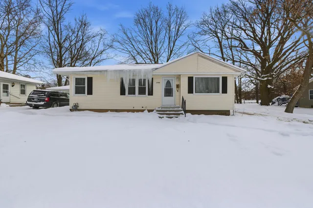 $270,000 | 2146 Michael Avenue Southwest, Wyoming, MI 49509