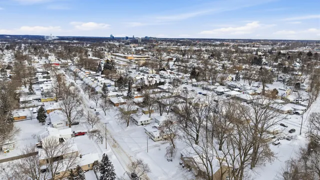 $270,000 | 2146 Michael Avenue Southwest, Wyoming, MI 49509