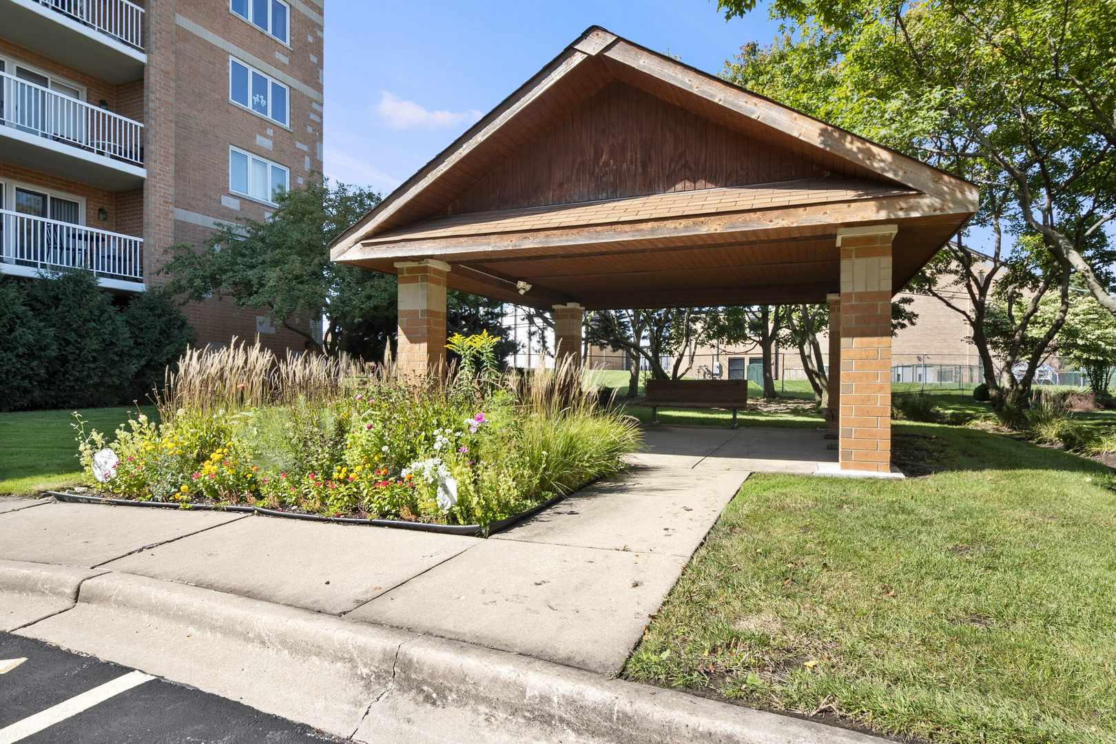 7450 North Waukegan Road, Unit 509 Niles, IL 60714 - Photo 4 of 24