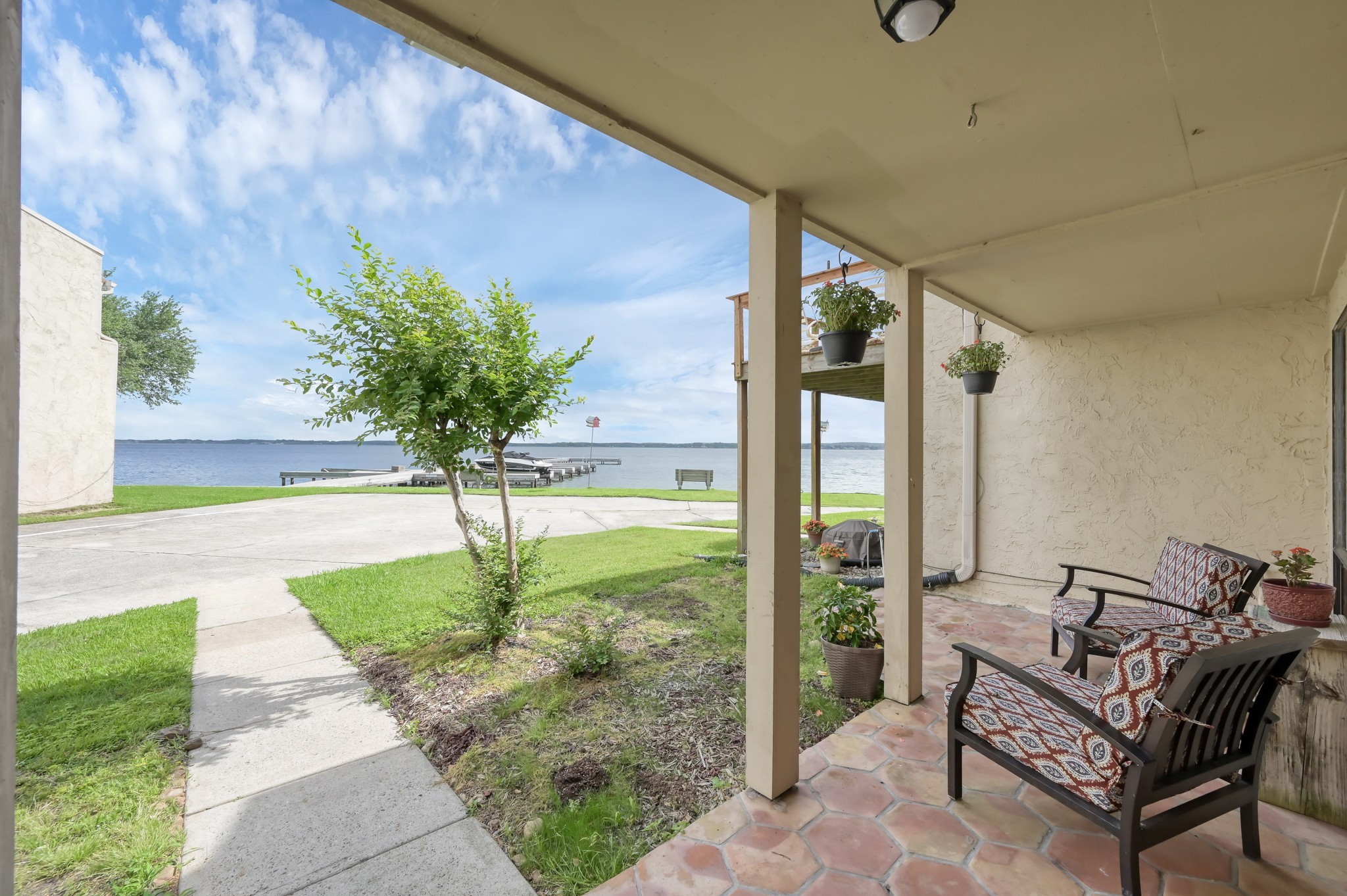 33 Regency Point Montgomery, TX 77356 - Photo 2 of 29