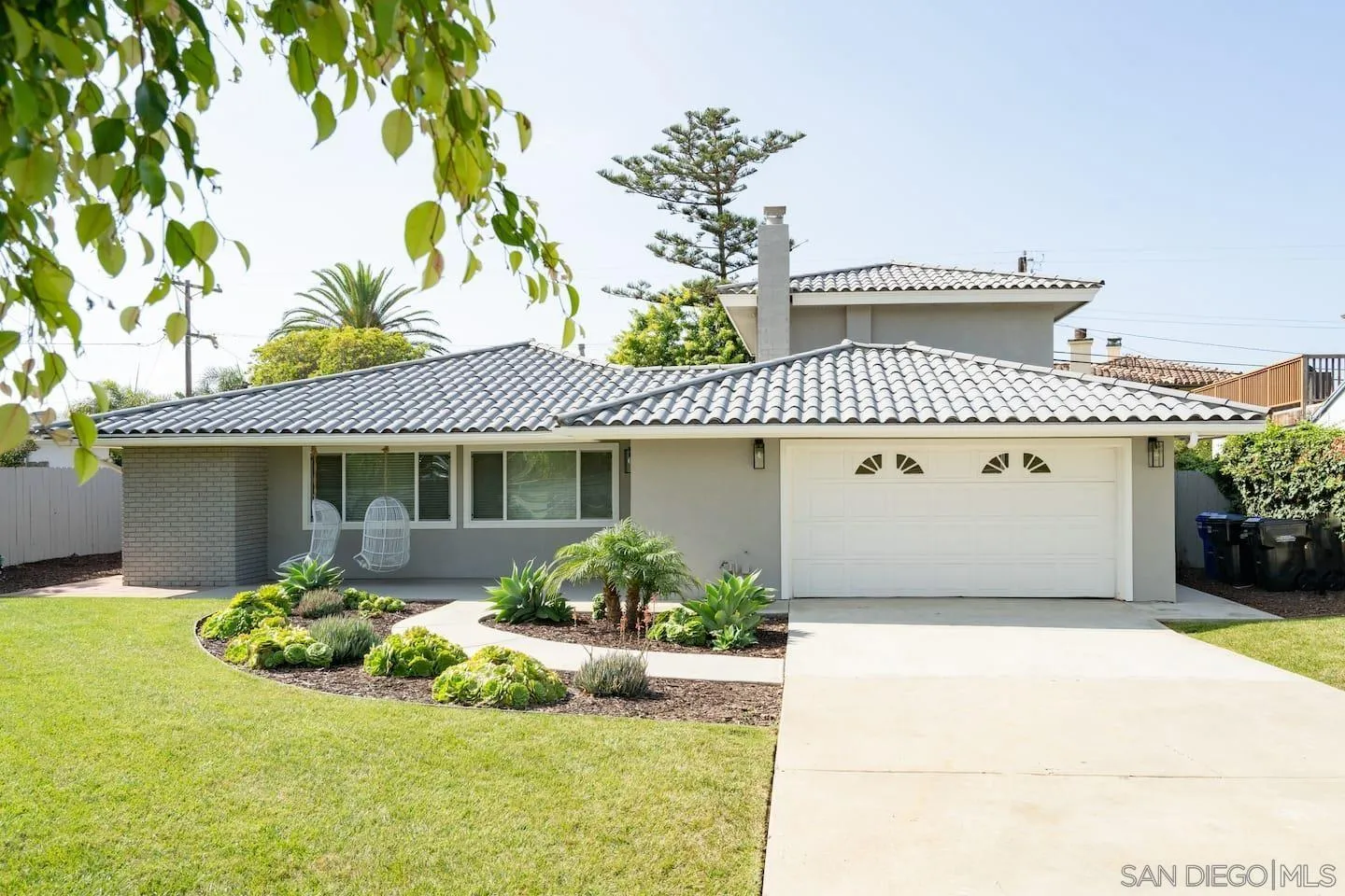 5238 La Jolla Boulevard San Diego, CA 92037 - Photo 1 of 46 a front view of a house with garden