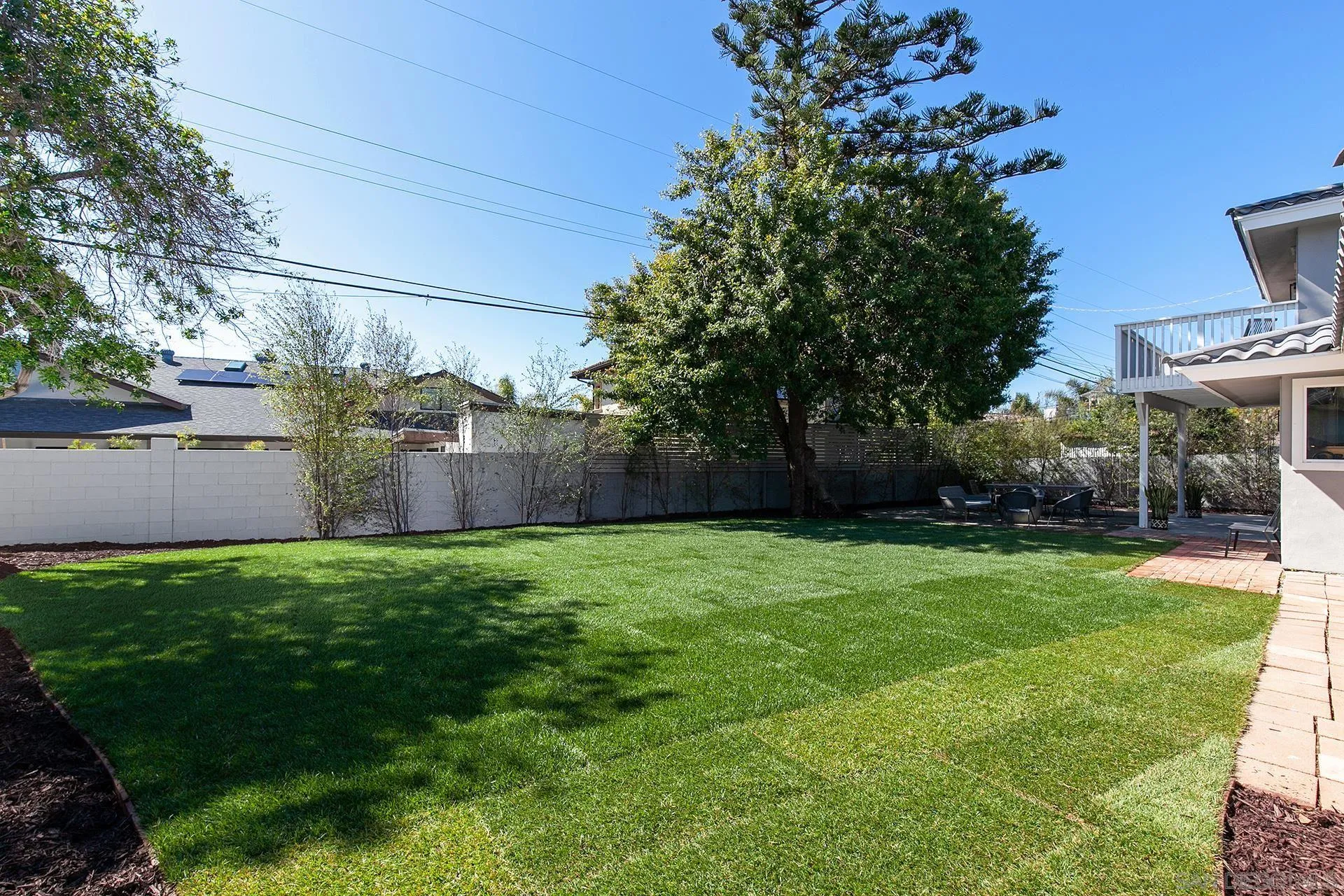 5238 La Jolla Boulevard San Diego, CA 92037 - Photo 24 of 46 a view of a backyard