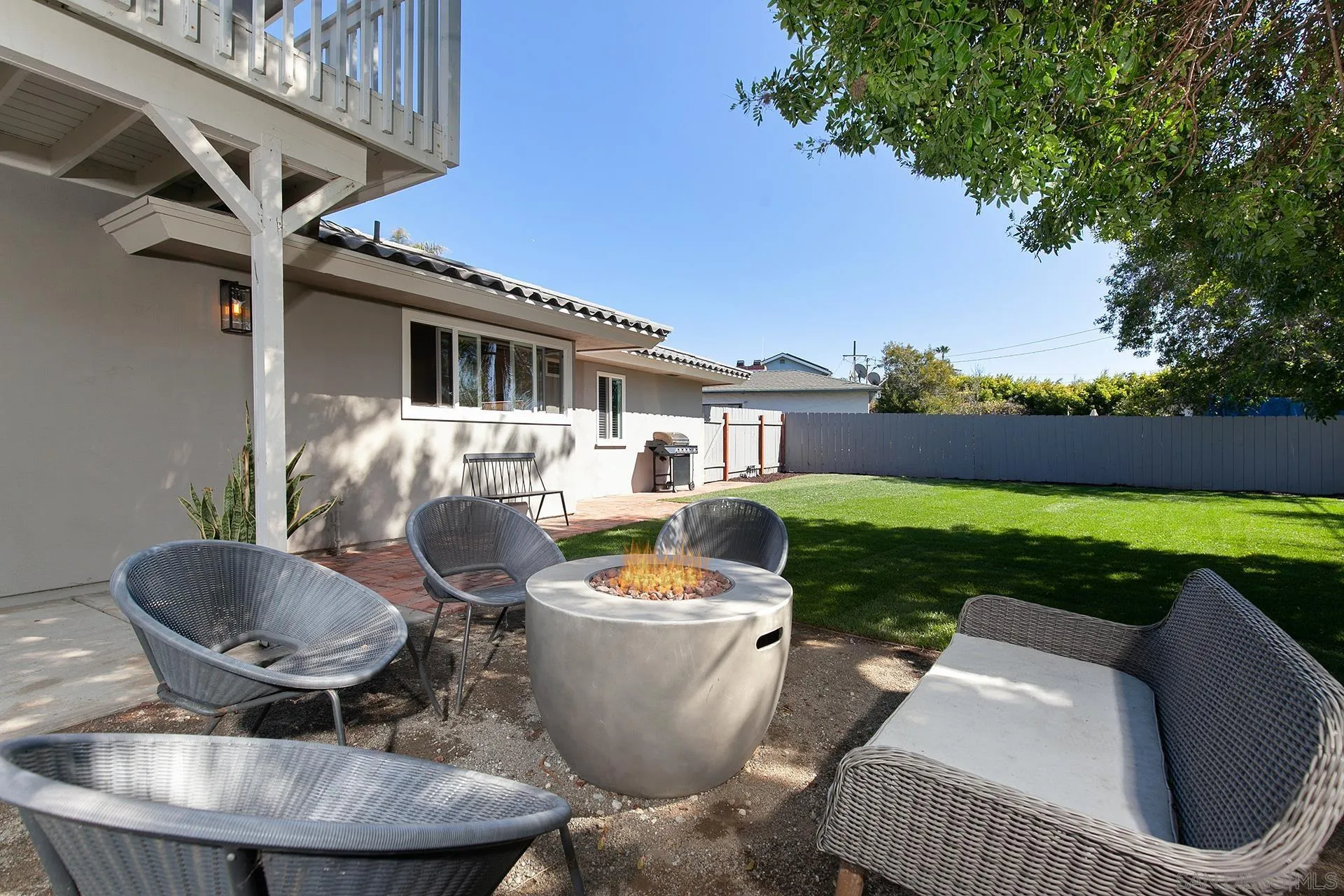 5238 La Jolla Boulevard San Diego, CA 92037 - Photo 27 of 46 a view of a patio in back of a house