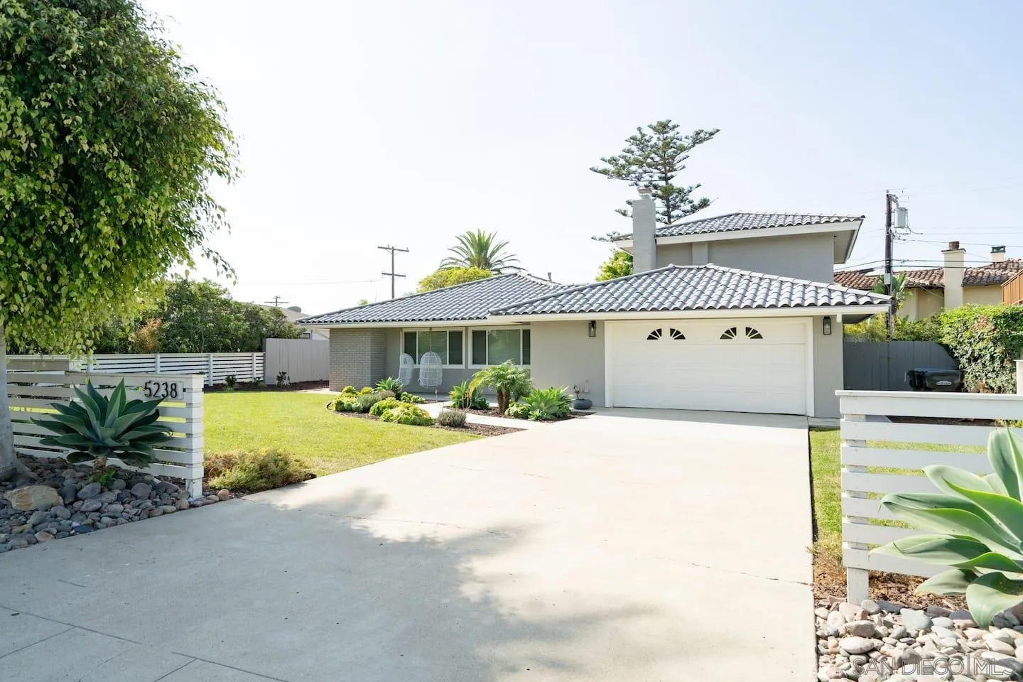 5238 La Jolla Boulevard San Diego, CA 92037 - Photo 45 of 46 a front view of a house with garden