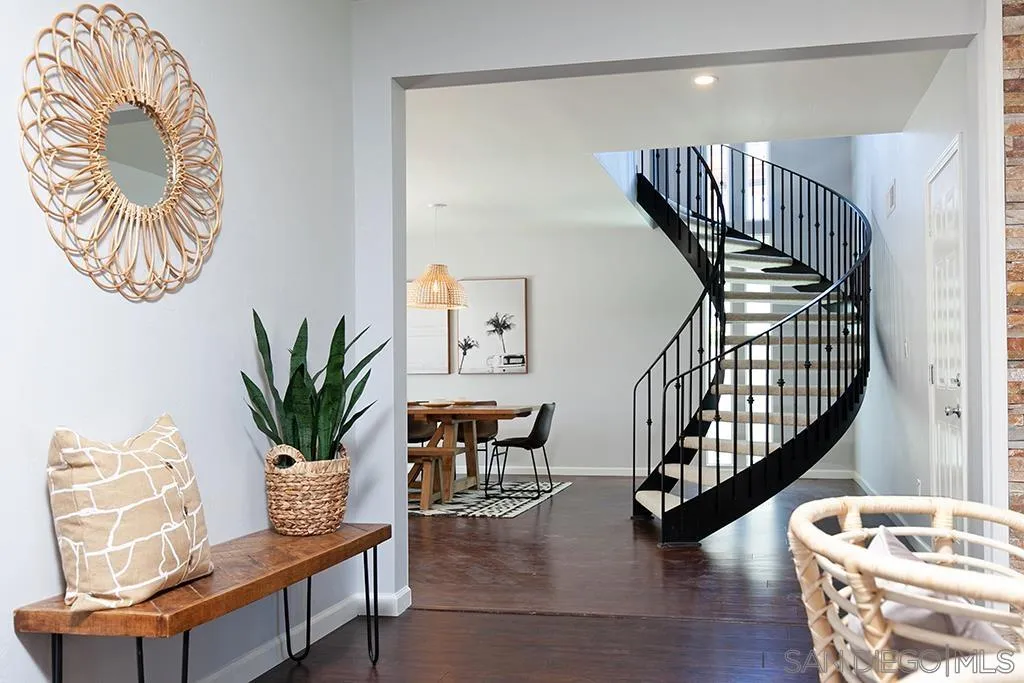 5238 La Jolla Boulevard San Diego, CA 92037 - Photo 10 of 46 a living room with furniture and a wooden floor