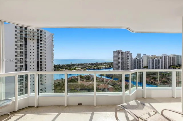 $6,400 | 21055 Yacht Club Drive, Unit 2310, Aventura, FL 33180