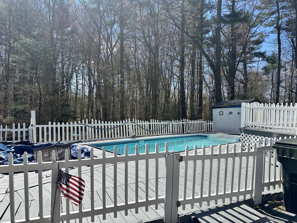 10 Pinecrest Road, Unit 10 Uxbridge, MA 01569 - Photo 13 of 14