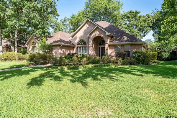 $450,000 | 3406 Pebblebrook Drive, Tyler, TX 75707