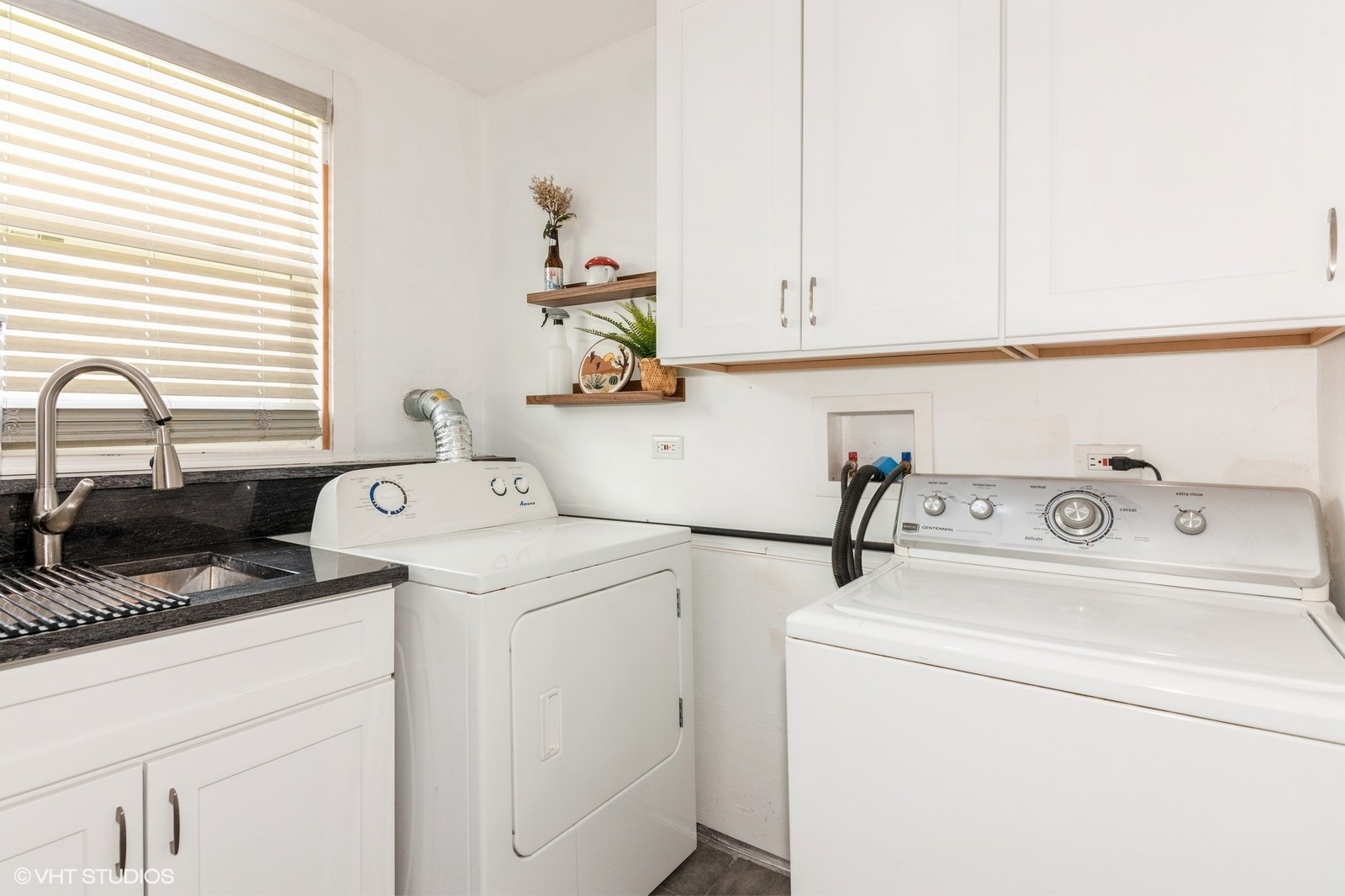 4346 Maple Avenue Brookfield, IL 60513 - Photo 9 of 15 a utility room with dryer and washer