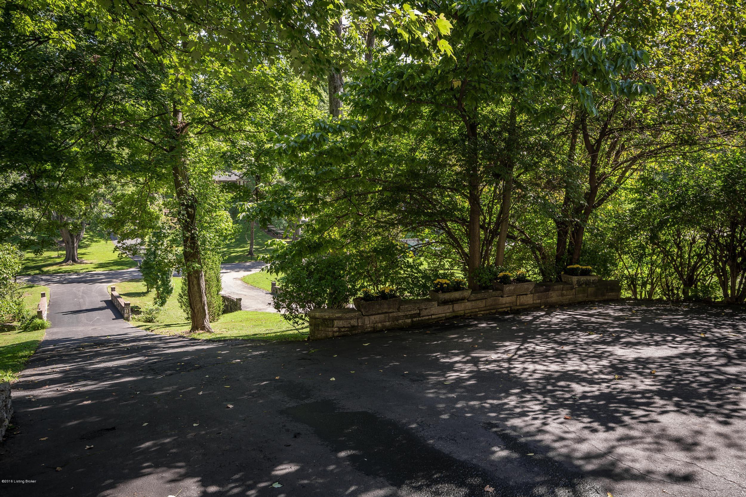 2404 Seneca Valley Road Louisville, KY 40205 - Photo 7 of 81 2404 Seneca Valley Rd-05