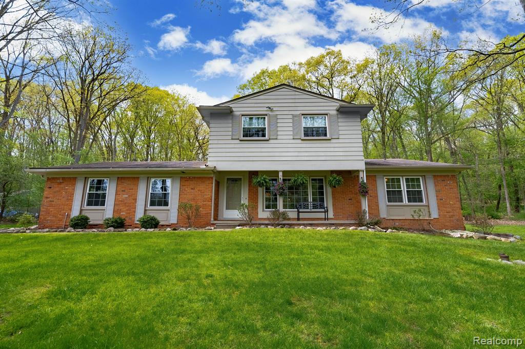 5690 Cobb Creek Road Rochester, MI 48306 - Photo 3 of 50