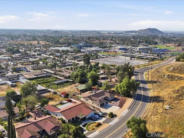 $985,000 | 1826 Hillside Avenue, Norco, CA 92860