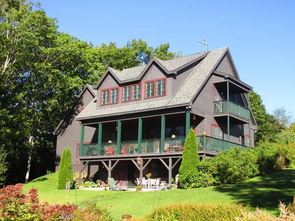 $845,000 | 11 Treat Street, Belfast, ME 04915