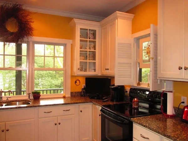 $845,000 | 11 Treat Street, Belfast, ME 04915