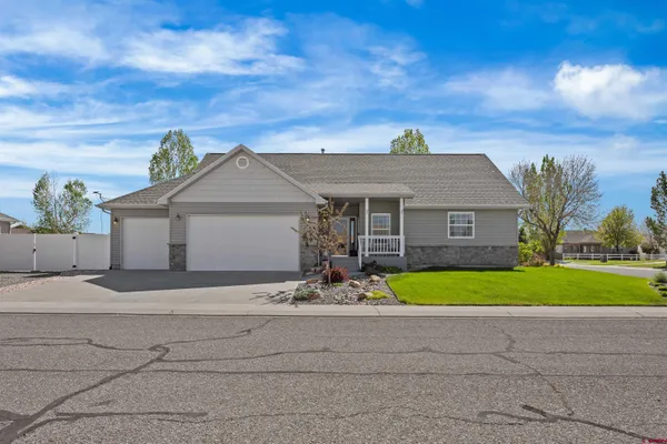 $489,900 | 3304 Wheat Grass Drive, Montrose, CO 81401
