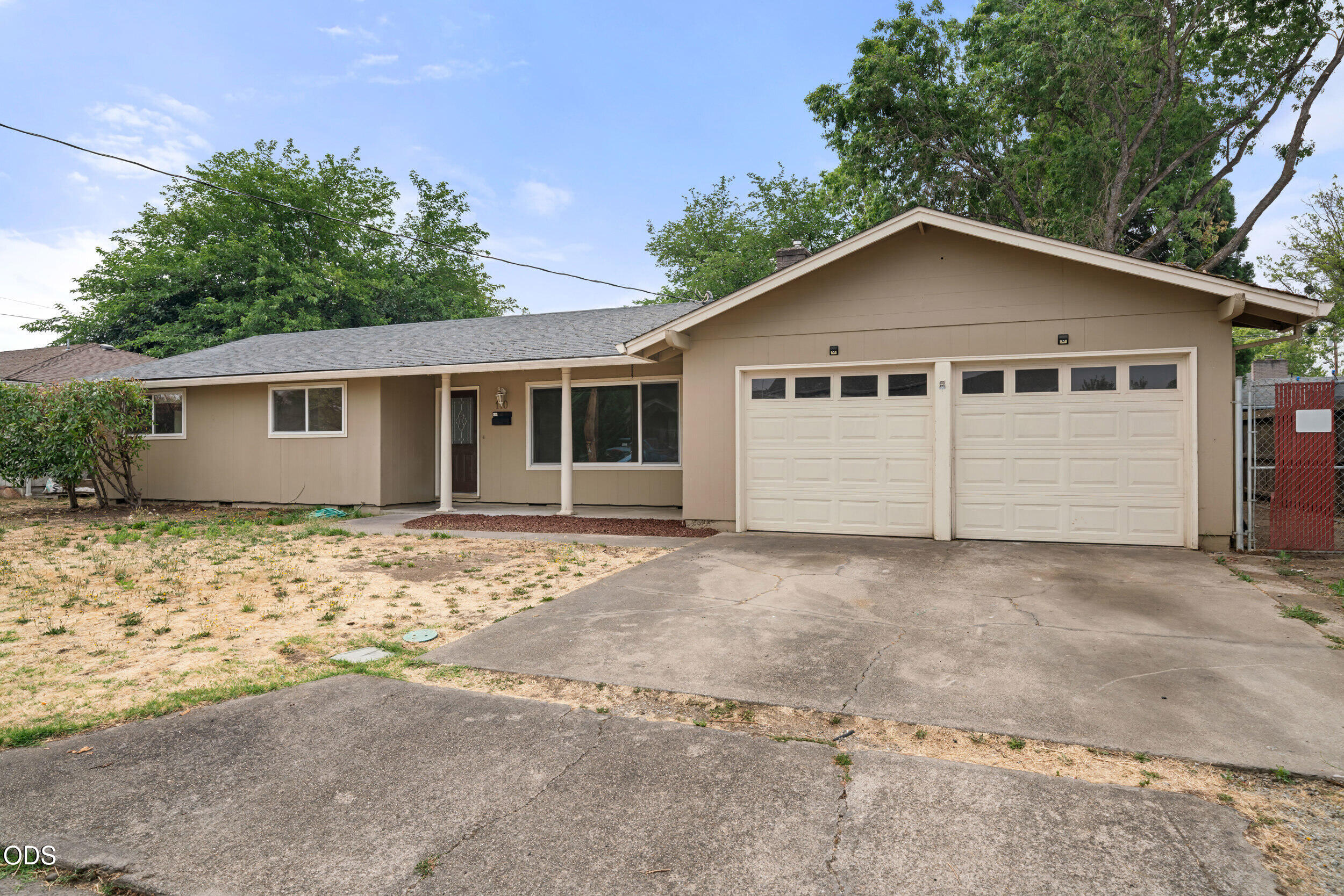 110 Victoria Way Central Point, OR 97502 - Photo 2 of 27 Gallery Image 2