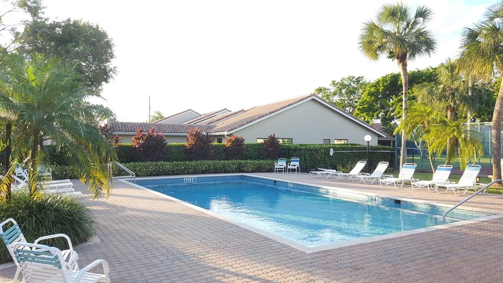 21655 Altamira Avenue Boca Raton, FL 33433 - Photo 13 of 16 Altamira Pool