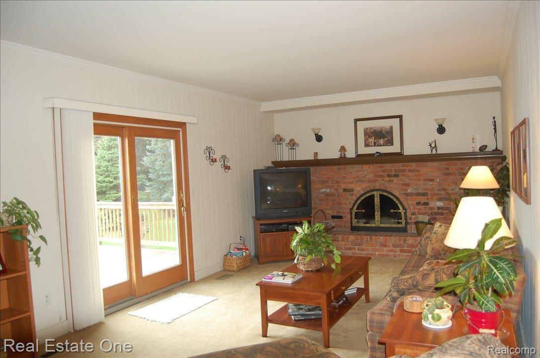 1521 Fieldstone Drive Rochester, MI 48309 - Photo 11 of 12 N. Fieldstone 1521 021