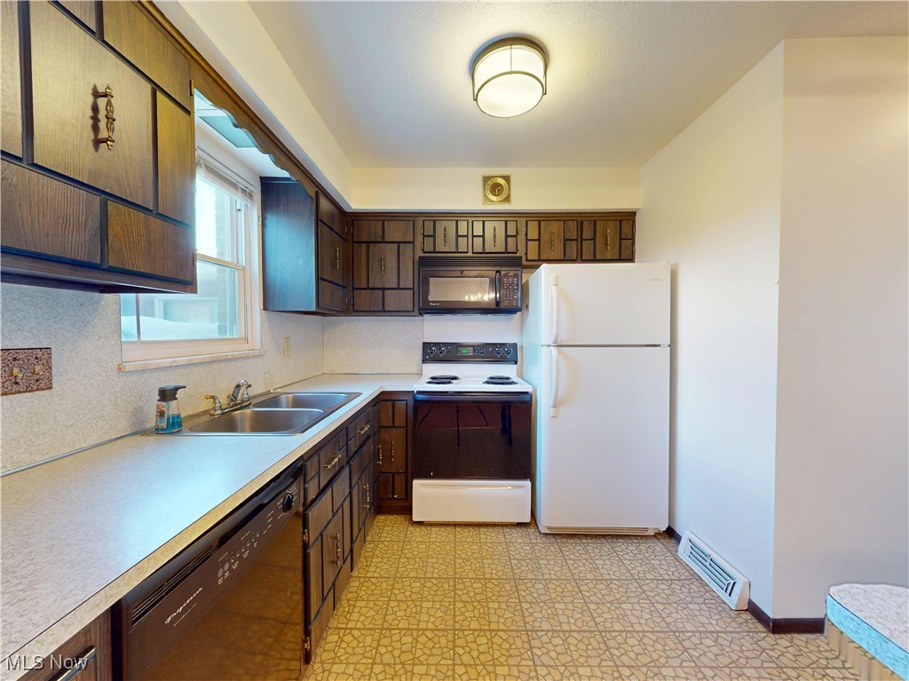 6484 State Road, Unit D1 Cleveland, OH 44134 - Photo 12 of 40 Gallery Image 12