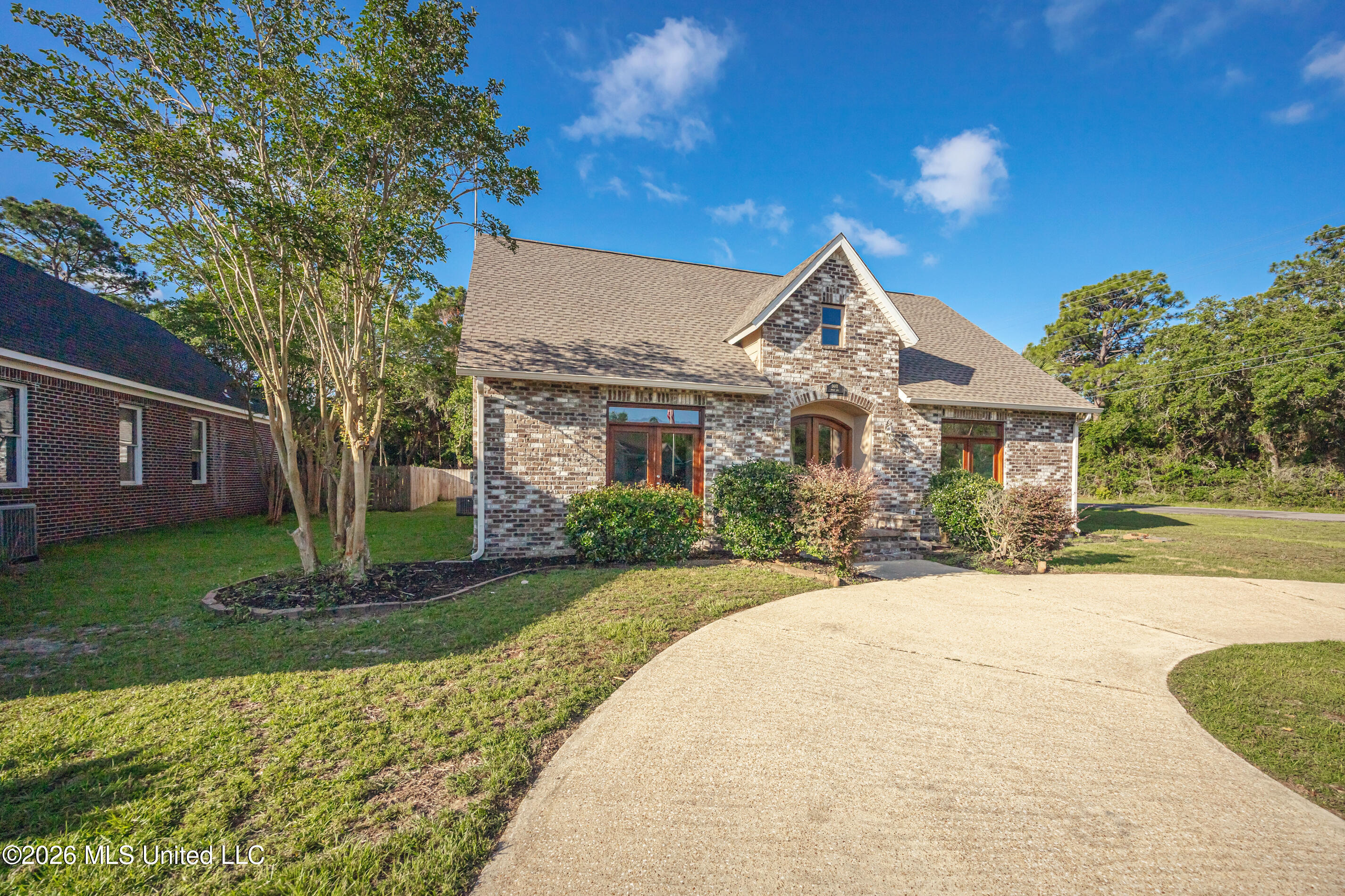 5601 Woody End Road Ocean Springs, MS 39564 - Photo 2 of 86 IMG_2538