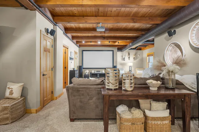 $999,000 | 12500 Round Lake Road, Horton, MI 49246