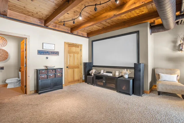 $999,000 | 12500 Round Lake Road, Horton, MI 49246