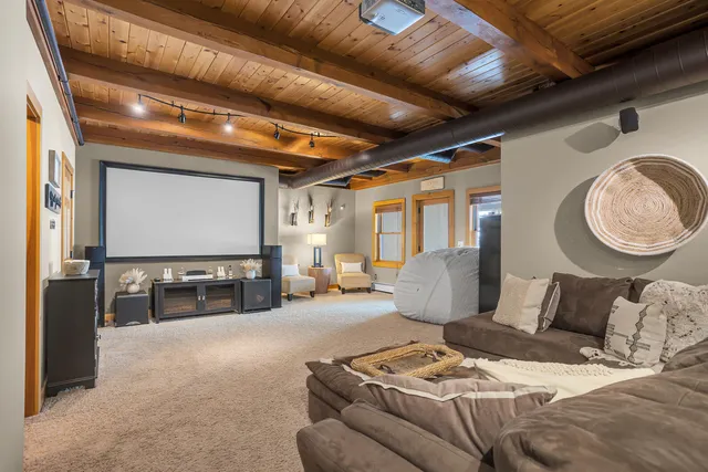 $999,000 | 12500 Round Lake Road, Horton, MI 49246