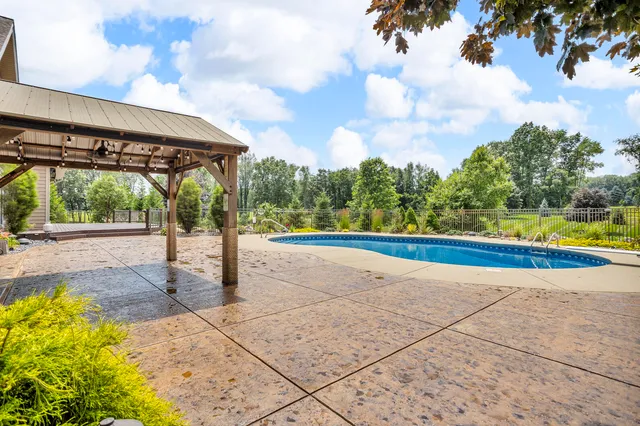 $999,000 | 12500 Round Lake Road, Horton, MI 49246