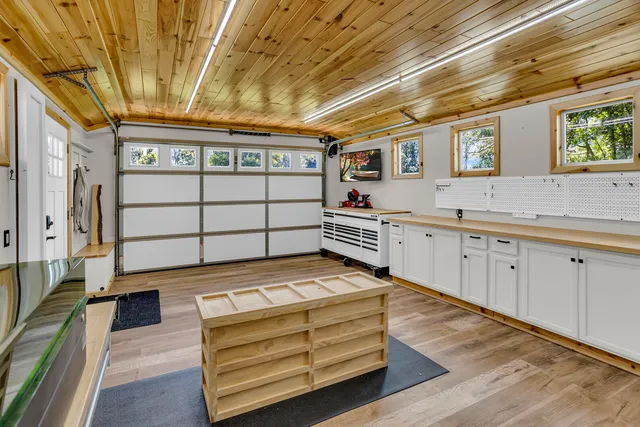 $999,000 | 12500 Round Lake Road, Horton, MI 49246