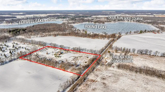 $999,000 | 12500 Round Lake Road, Horton, MI 49246