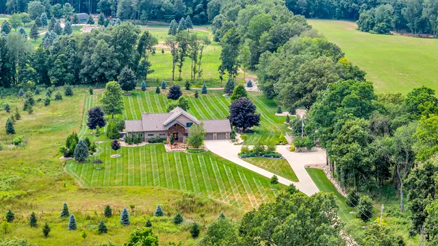 $999,000 | 12500 Round Lake Road, Horton, MI 49246