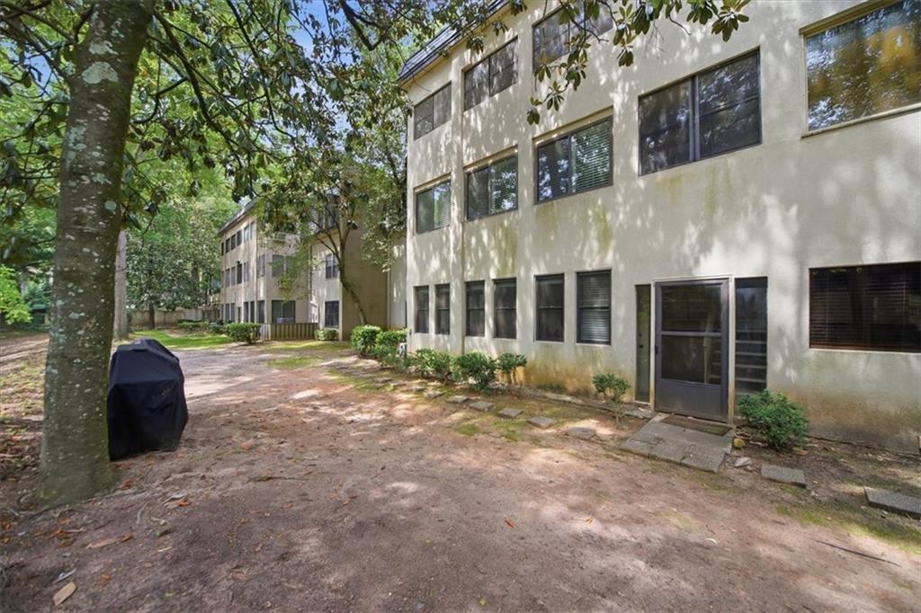 80 Chaumont Square Northwest Atlanta, GA 30327 - Photo 23 of 34