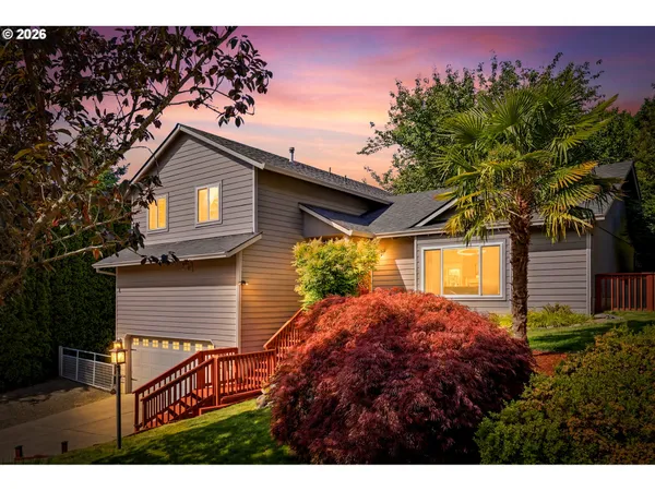 $549,900 | 404 Southwest Overlook Court, Gresham, OR 97080