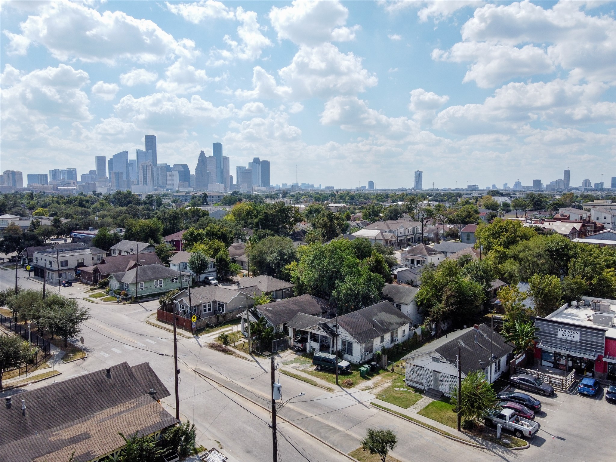 2409 Fulton Street Houston, TX 77009 - Photo 2 of 9