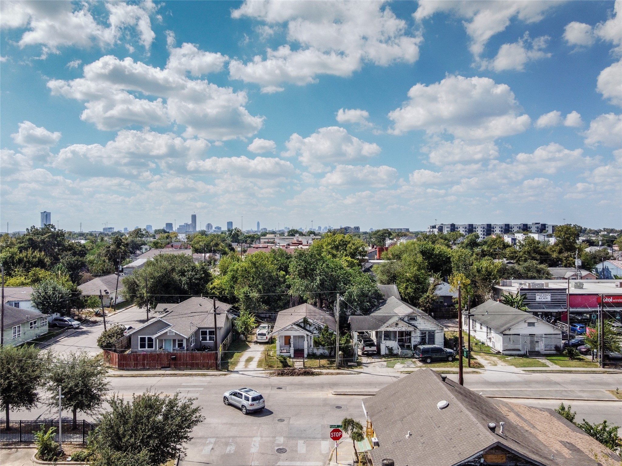 2409 Fulton Street Houston, TX 77009 - Photo 7 of 9