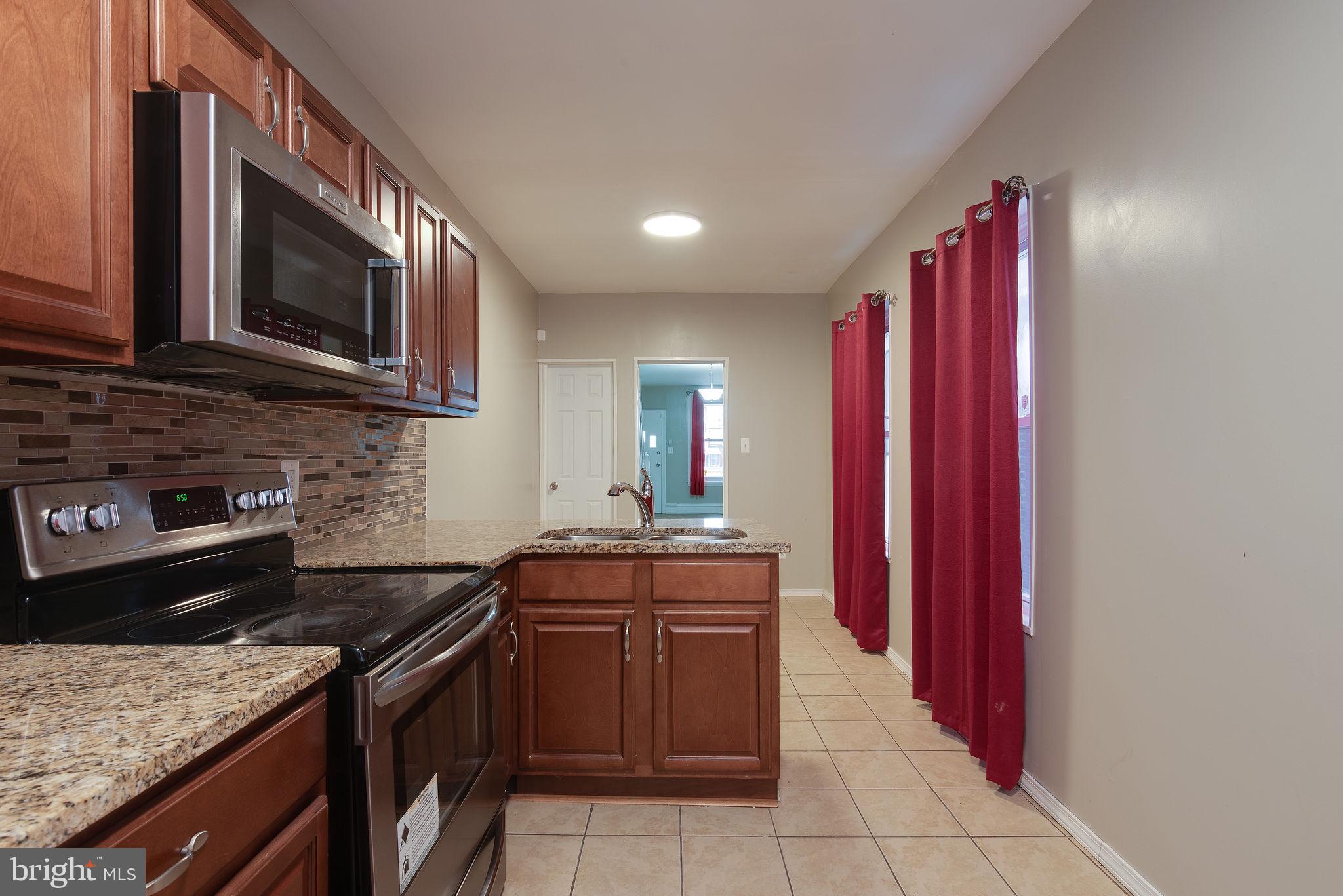 1353 Locust Street Reading, PA 19604 - Photo 15 of 32 Gallery Image 15