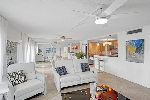 $265,000 | 5100 Dupont Boulevard, Unit 3G, Fort Lauderdale, FL 33308