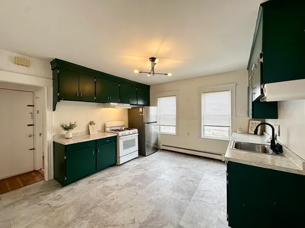 $2,600 | 18 Appleton Street, Unit 1, Quincy, MA 02171