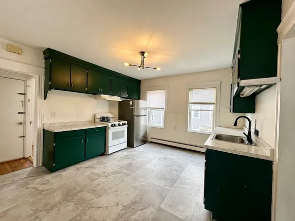 $2,600 | 18 Appleton Street, Unit 1, Quincy, MA 02171