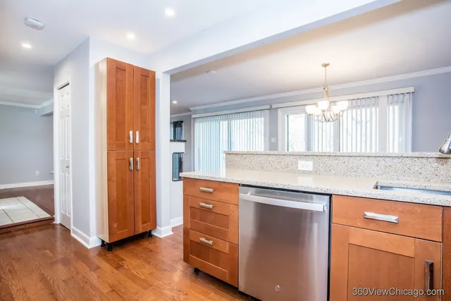 $3,300 | 14 Westwood Drive, Indian Head Park, IL 60525