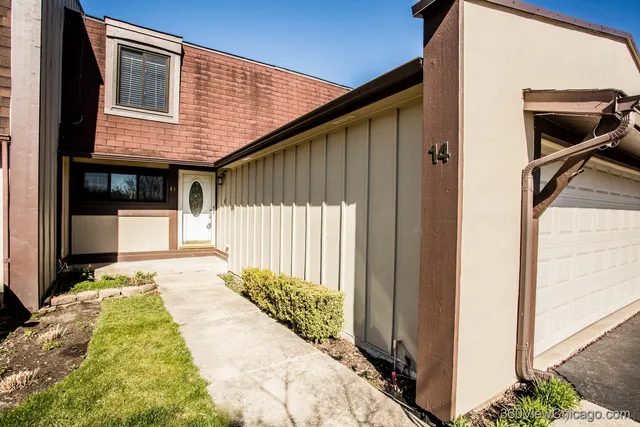 $3,300 | 14 Westwood Drive, Indian Head Park, IL 60525