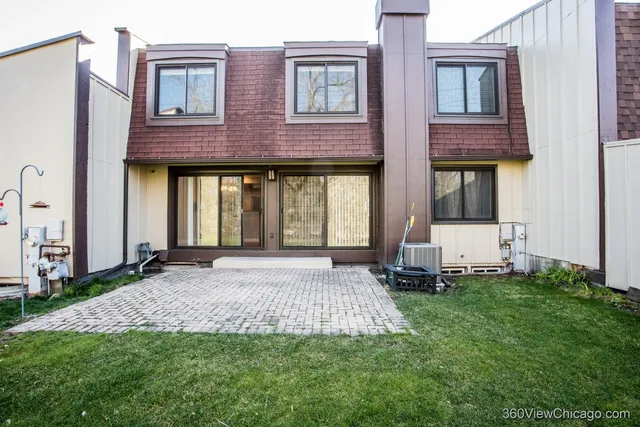 $3,300 | 14 Westwood Drive, Indian Head Park, IL 60525