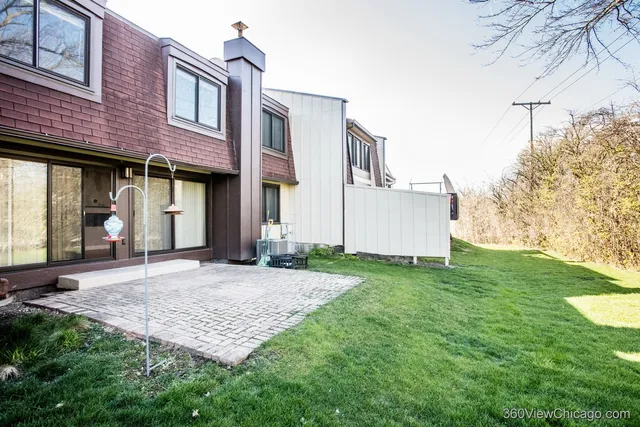 $3,300 | 14 Westwood Drive, Indian Head Park, IL 60525