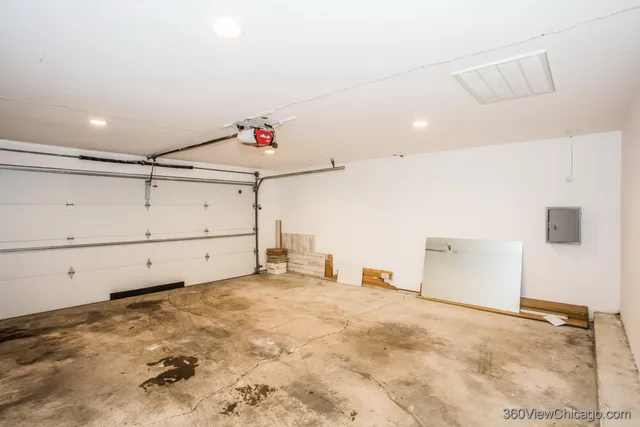 $3,300 | 14 Westwood Drive, Indian Head Park, IL 60525