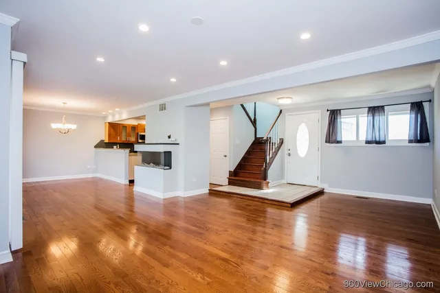 $3,300 | 14 Westwood Drive, Indian Head Park, IL 60525