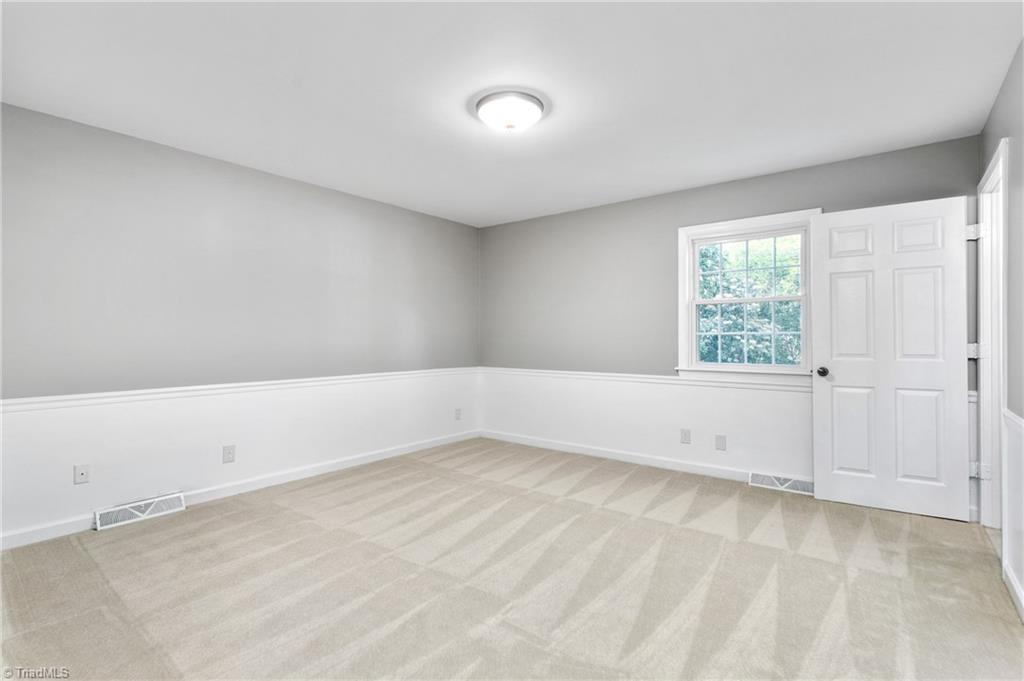 1803 Red Forest Road Greensboro, NC 27410 - Photo 19 of 35 Ownrer's suite