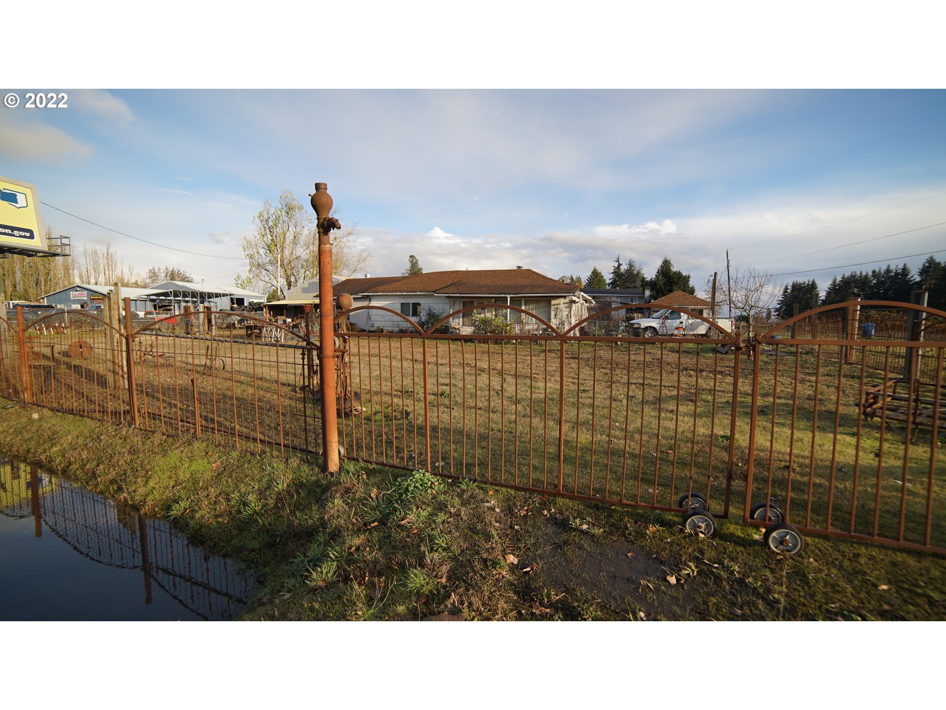 9120 Portland Road Northeast Brooks, OR 97305 - Photo 3 of 19 Gallery Image 3