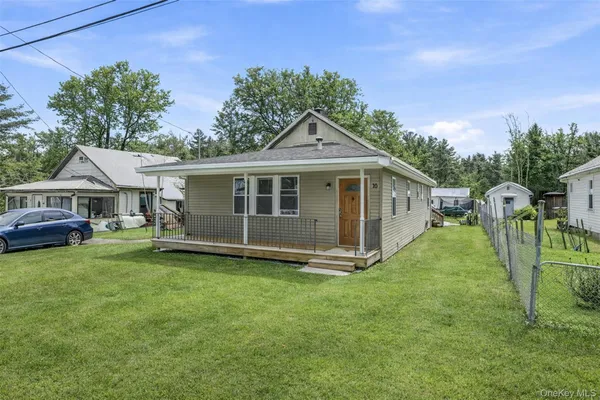 $225,000 | 10 Maple Avenue North, Loch Sheldrake, NY 12733